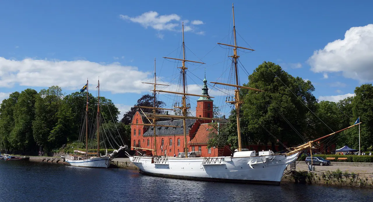 Boat infront of Halmstad Castle