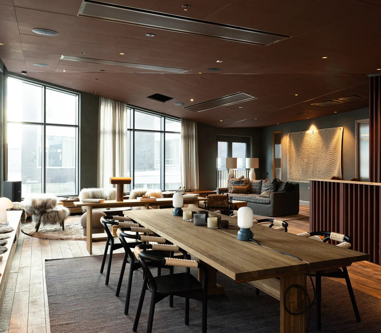 Spacious breakout area where guests can relax between lectures and meetings.