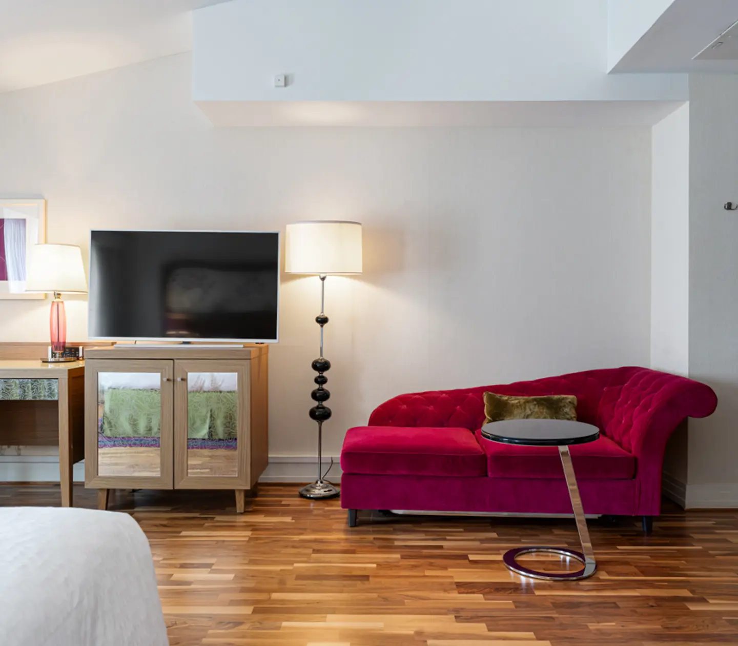 Hotel room with double bed and window